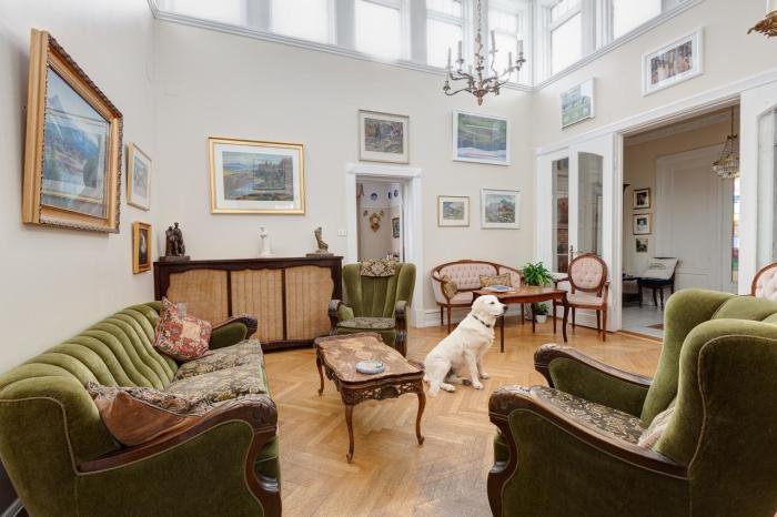 Pet friendly hotels near me